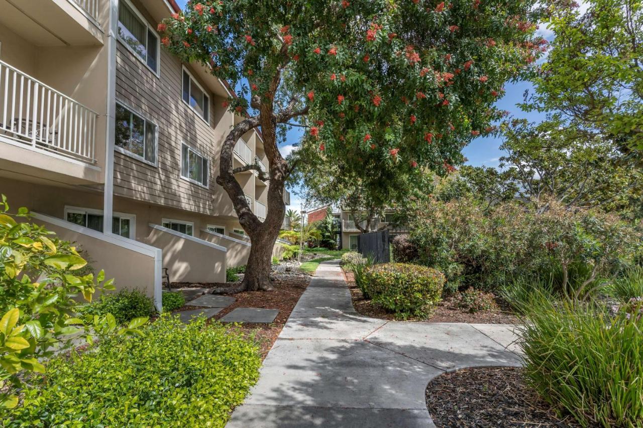 Best Western Plus Garden Court Inn Fremont Esterno foto