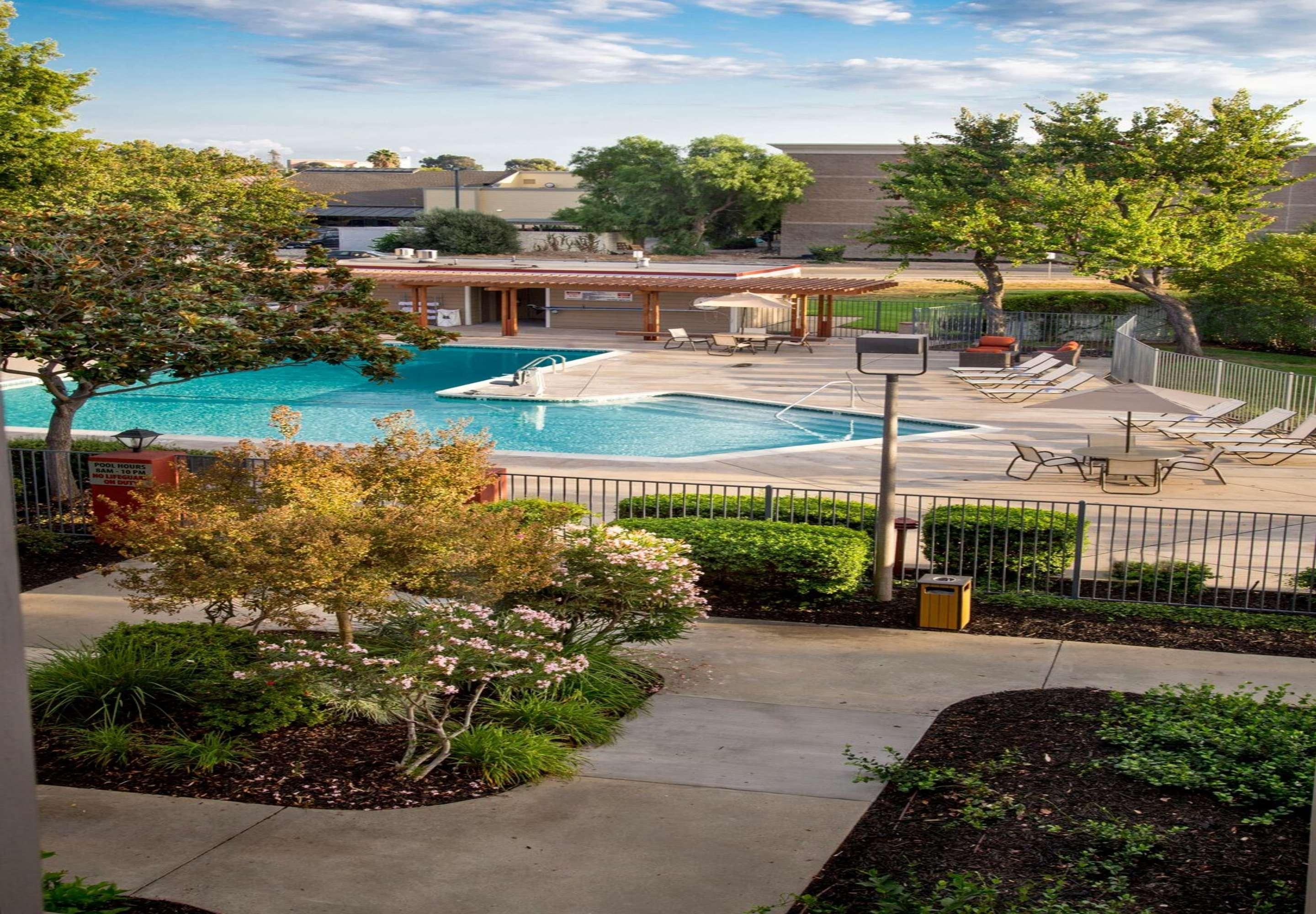 Best Western Plus Garden Court Inn Fremont Esterno foto